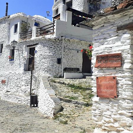 La Casa De La Bombilla Verde Trevelez Exterior photo